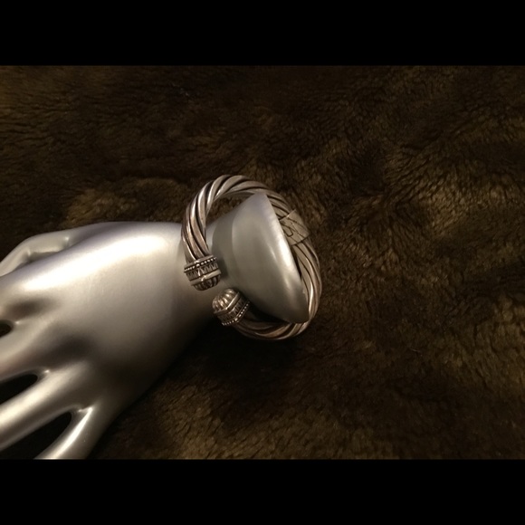 Women’s Vintage Sterling Silver Hinged Bracelet - Picture 5 of 8